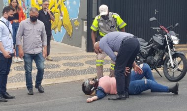 Prefeito faz atendimento a vítima de acidente de motocicleta em Campinas