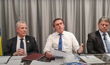Presidente negocia PEC para zerar impostos sobre combustíveis
