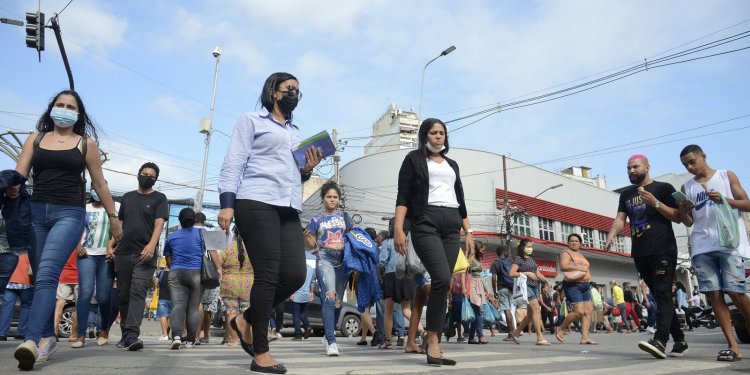 Covid-19: Brasil registrou 640 mortes e 179,8 mil casos no sábado