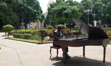 Prefeitura de Ubá solta nota sobre a escultura "Ary Barroso ao piano"