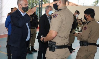 Deputado Coronel Henrique recebe homenagem no aniversário do 21º BPM de Ubá