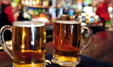 Consumo de álcool na gestação traz riscos para bebê, afirma médica