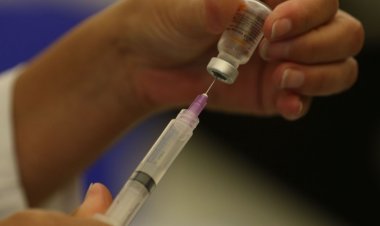 Covid-19: Rio antecipa 2ª dose da vacina para criança com comorbidade