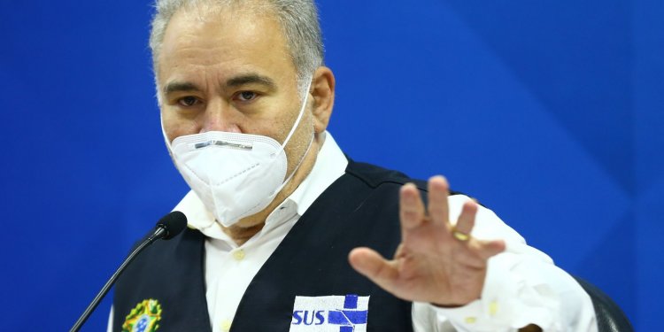 Ministro diz que governo trabalha para que pais vacinem seus filhos