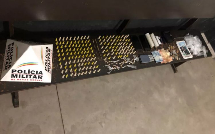 PM apreende mais de 220 pinos de cocaína e 180 pedras de crack em Ubá