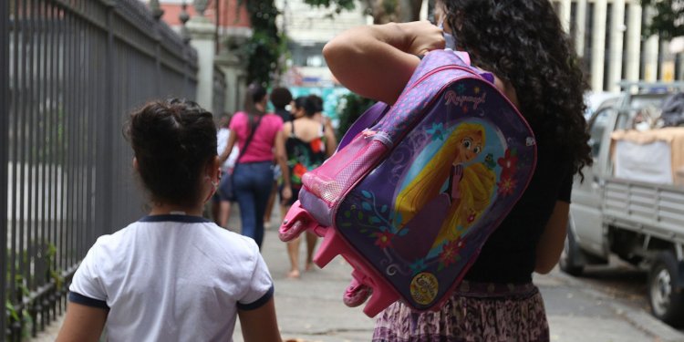 Dois em cada três estudantes precisam de reforço escolar, diz pesquisa