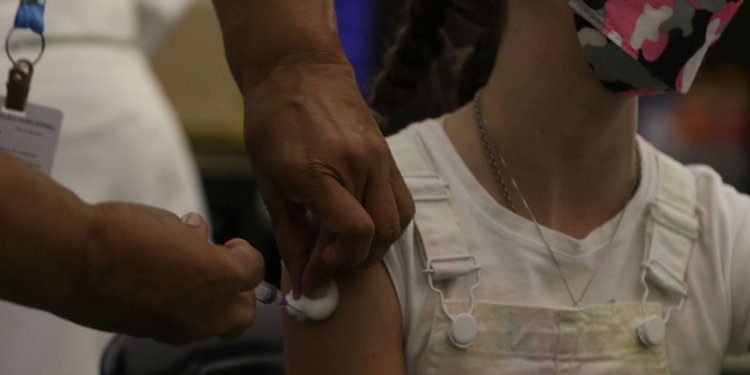 Covid-19: Brasil registra 28,05 milhões de casos e 643 mil mortes