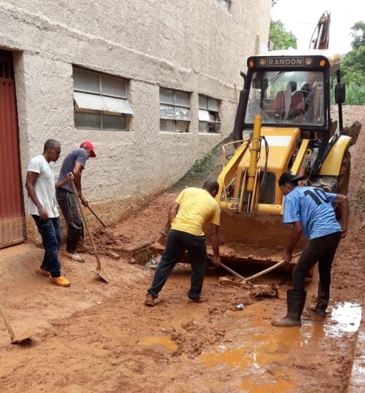 Presos limpam ruas e reconstroem casas atingidas pelas chuvas em Rio Pomba