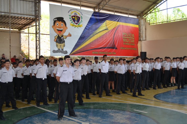 Alunos do Colégio Tiradentes da Polícia Militar de Ubá são aprovados no Vestibular