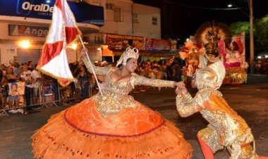 Liga das Escolas junto com a Fundarte definem data do Carnaval de rua em Muriaé
