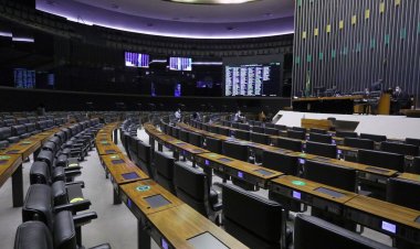 Câmara aprova PEC das candidaturas femininas