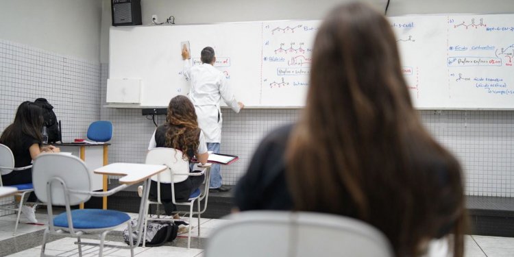 SP: ensino médio têm pior desempenho em matemática em 11 anos