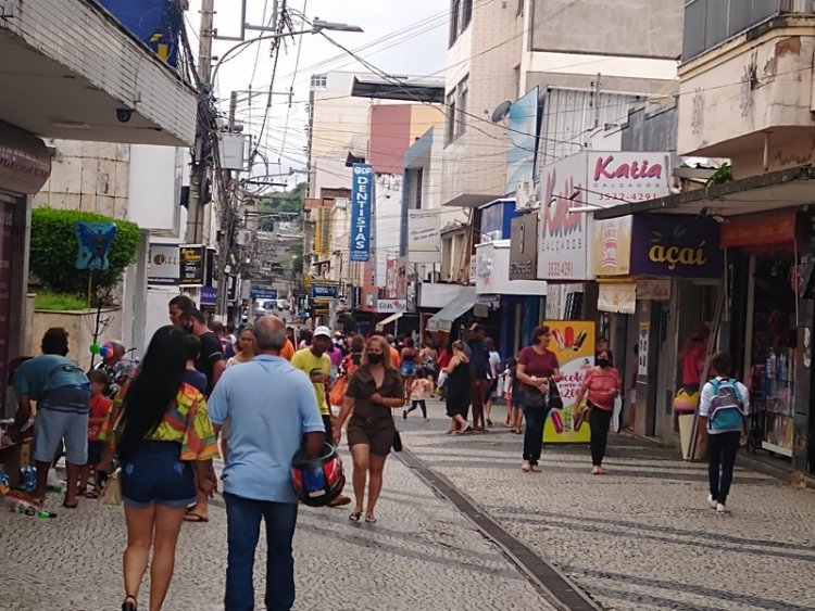 A partir de sábado (12) uso de máscaras em locais abertos será desobrigado em Minas