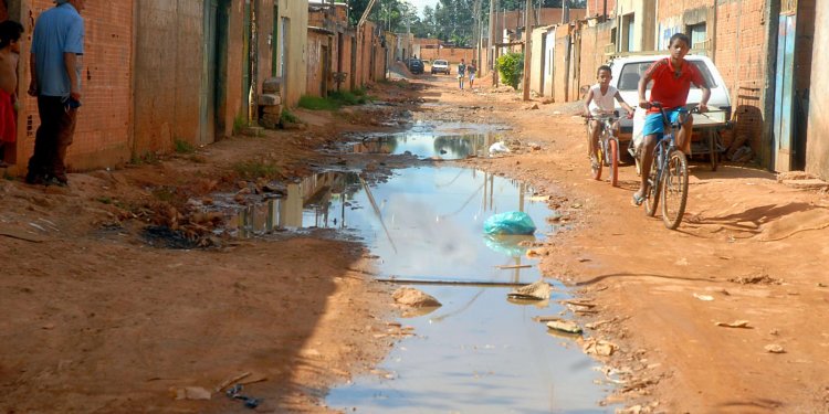 Unicef defende transferência de renda para combate à pobreza infantil
