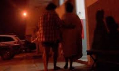 Casal leva faxineira para matagal, homem a estupra e mulher incentiva crime