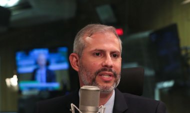 Presidente Bolsonaro efetiva ministro da Educação