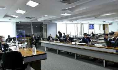 Comissão quer ouvir Weintraub sobre supostas irregularidades no FNDE