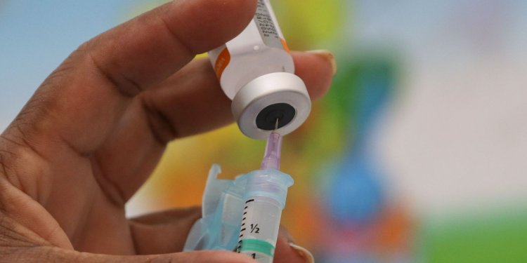 Covid-19: vacinas usadas no Brasil elevam proteção contra reinfecções