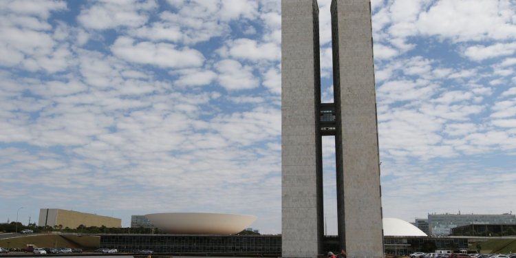 Mantido veto em lei que proíbe divulgação de infração no trânsito