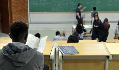 Meninas melhoram desempenho em matemática e se igualam a meninos