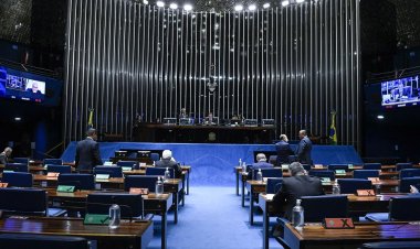 Senado aprova MP com piso permanente de R$ 400 para Auxílio Brasil