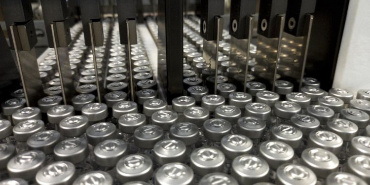 Câmara aprova MP que permite doação de vacinas contra covid-19