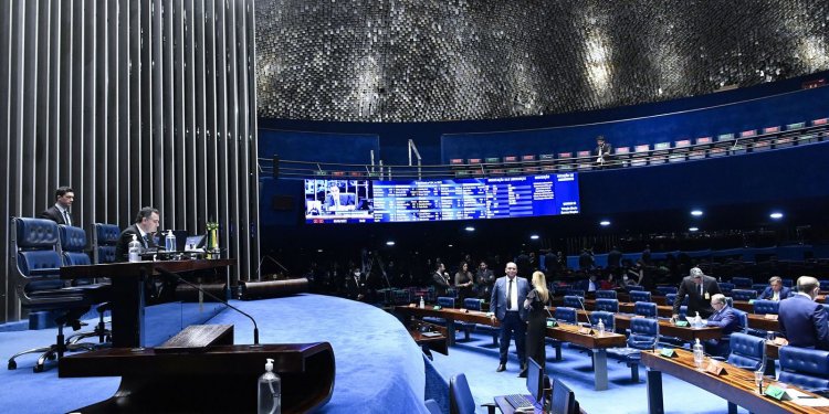 Senado aprova aumento da idade para nomeação de ministro do Judiciário