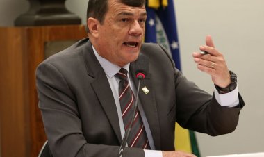 Ministro diz na Câmara que compras de Viagra tiveram prescrição médica