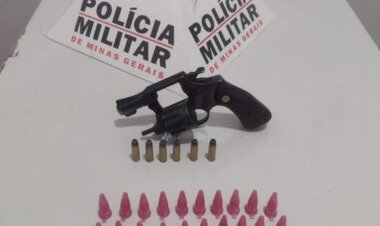 PM apreende um revólver e 31 pinos de cocaína em Visconde do Rio Branco