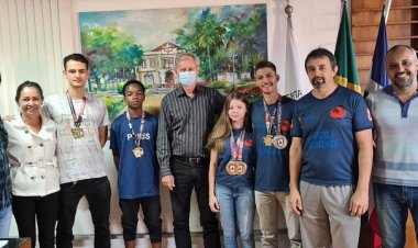 Atletas ubaenses de Karatê conquistam medalhas e tricampeonato mineiro