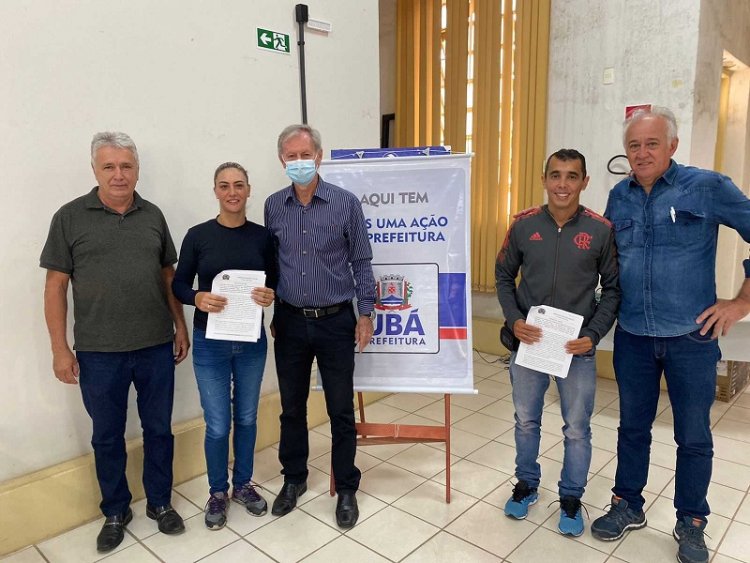 Contratos para serviço de mototáxi e moto entrega são assinados em Ubá