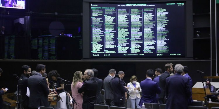 Câmara aprova dispensa de autorização para plantio de espécie nativa