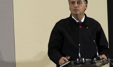 Bolsonaro promete manter zerados impostos federais de combustíveis