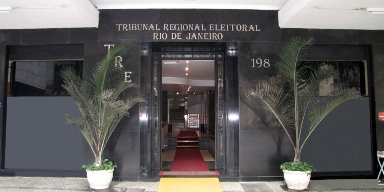 TRE-RJ suspende repasses ao candidato ao Senado Daniel Silveira