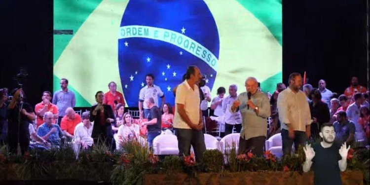 Lula promete retomar crescimento e tirar Brasil do Mapa da Fome