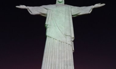 Cristo ganha hoje cores rosa e azul contra o câncer de mama e próstata