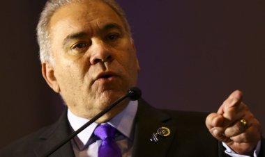 Ministro diz que contratos atuais já preveem vacinas atualizadas