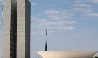 Câmara instaura comissão para analisar PEC sobre piso da enfermagem