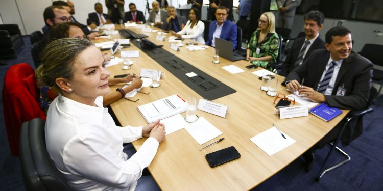 PEC da equipe de transição tratará apenas de recursos do Bolsa Família