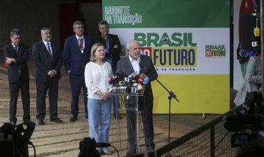 Equipe econômica terá autonomia, mas eu que fui eleito, diz Lula