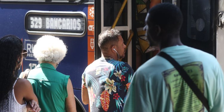 Covid-19: Brasil registra 7.332 casos e 15 mortes em 24 horas