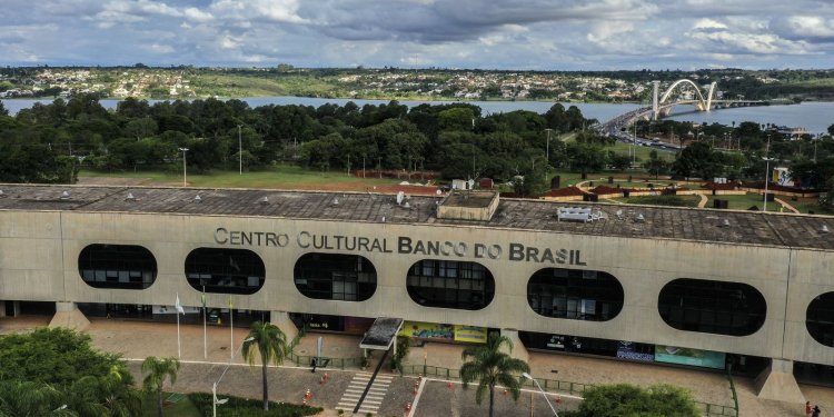 Transição foi a mais participativa e econômica, diz Lula