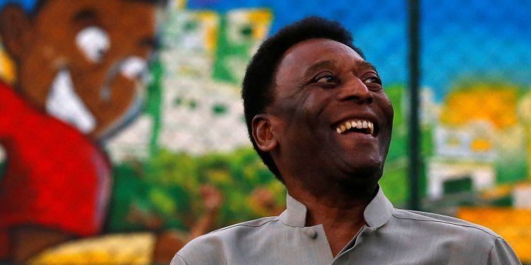 Estado de saúde de Pelé melhora, mas ainda não há previsão de alta