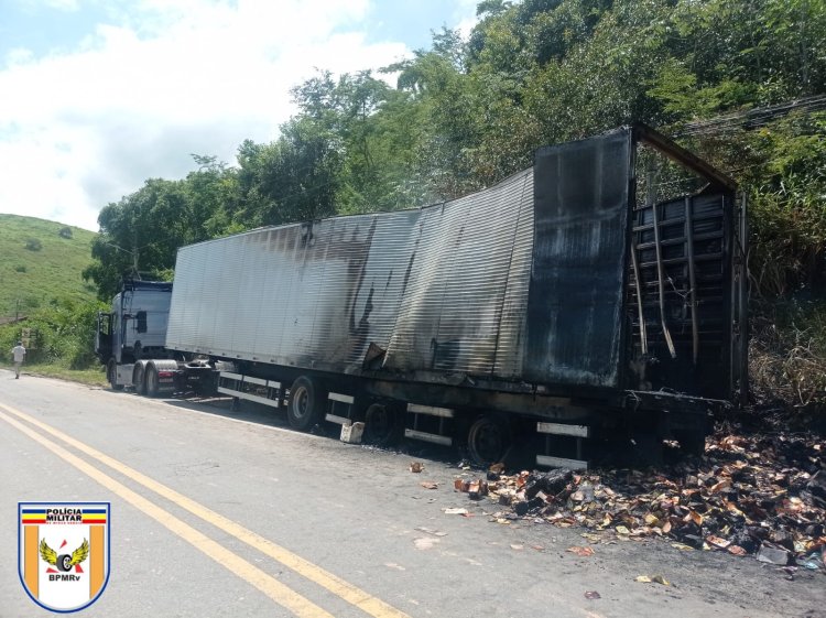 Pneu estoura e provoca incêndio em caminhão na MGC 393, KM 40, em Além Paraíba