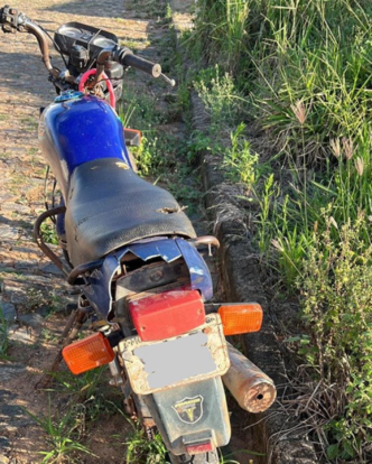 Polícia Militar recupera motocicleta furtada em Ubá