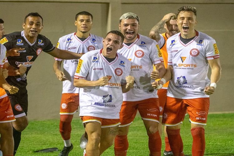 Campeonato Mineiro: Tombense goleia Villa Nova por 3 a 0 e assume liderança do grupo C