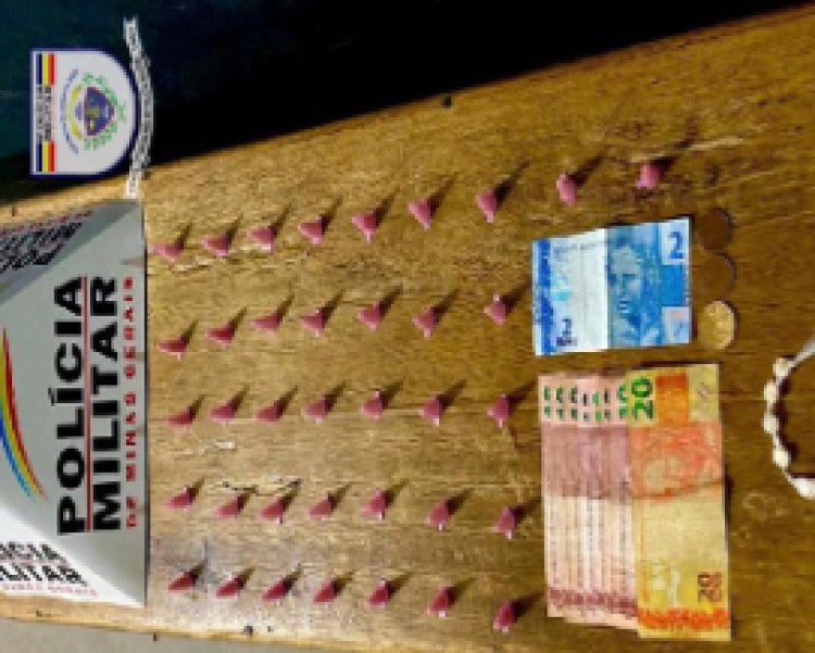 Ubá: Polícia Militar apreende autores de tráfico de drogas no bairro Olaria