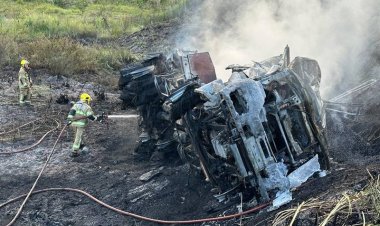 Motorista morre após carreta pegar fogo na BR-116 em Leopoldina