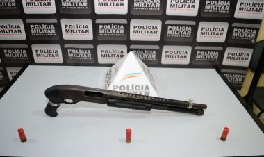 Rapaz é preso com espingarda calibre 12 em bairro de Muriaé