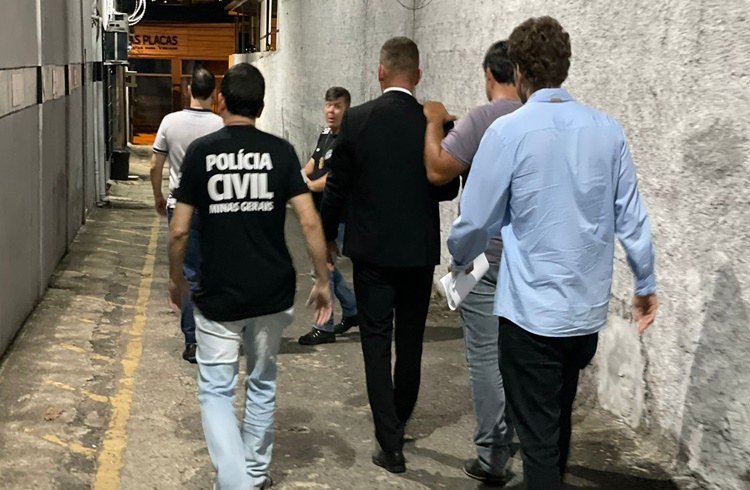 Prisão domiciliar é revogada e vereador afastado é preso pela Polícia Civil